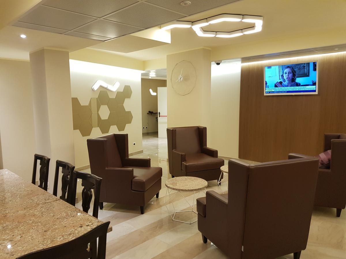 莫泰2号酒店 托尔托纳 外观 照片